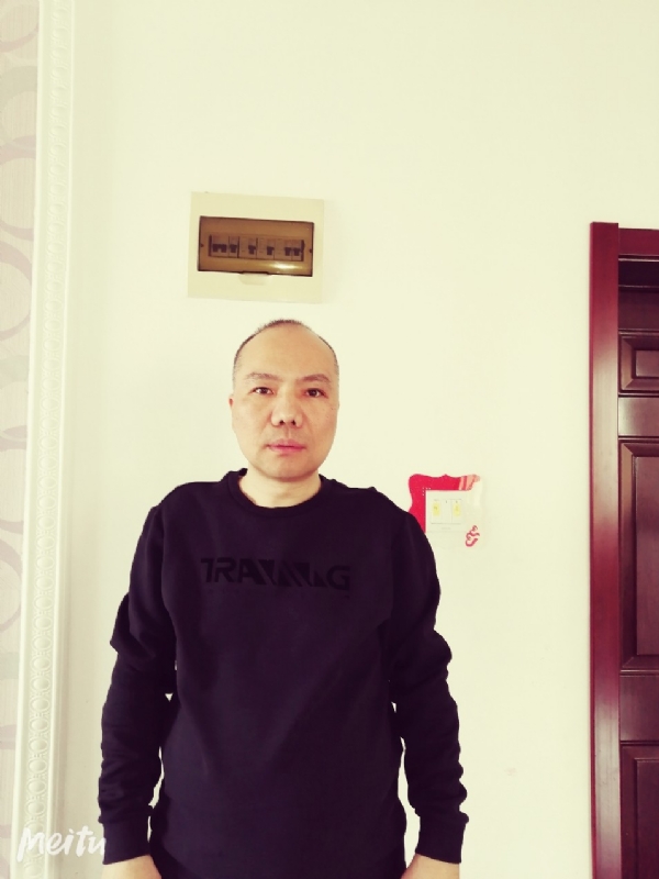 酒香四溢的第二张照片--哈尔滨中老年相亲网
